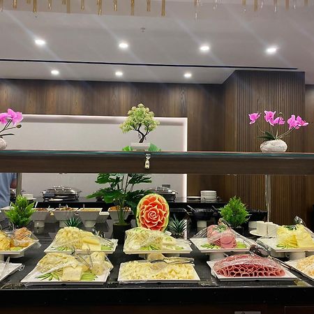 Hotel Ramada By Wyndham Istanbul Umraniye Esterno foto
