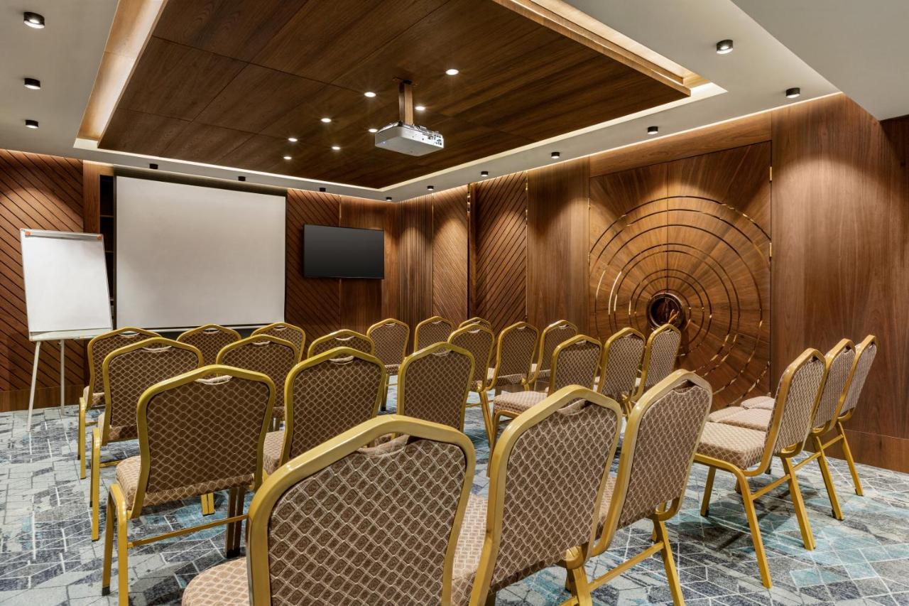 Hotel Ramada By Wyndham Istanbul Umraniye Esterno foto